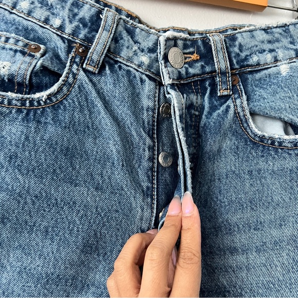 Zara HW Medium-washed Denim Straight-leg Jeans Button-up closure - Size 2 - Picture 6 of 7